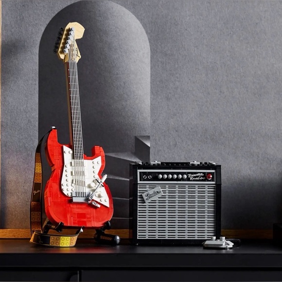 LEGO Fender Stratocaster Set NWT - Picture 15 of 15